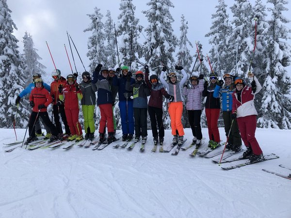 Auffe aufn Berg und obe mit de Ski - Skitag 2019